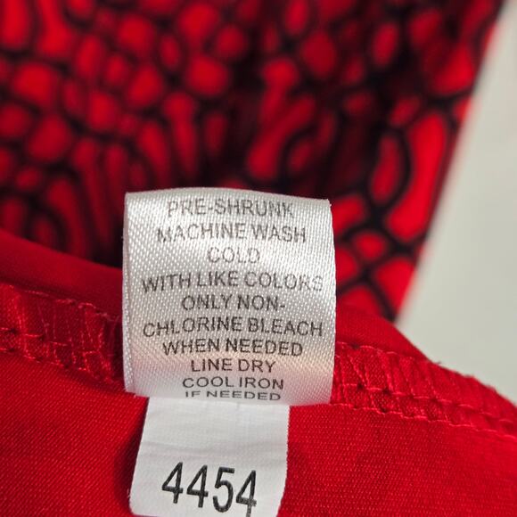 Lulu B  Women's Red And Black Geometric Design Dress. Size Medium - Picture 11 of 11